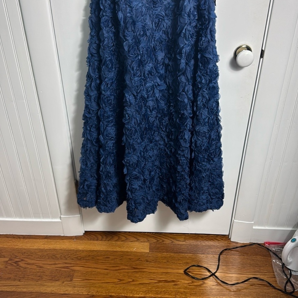 NWT Lulus Enchanting Event Navy Blue Strapless 3D Applique Maxi Dress Size XS - Picture 4 of 13